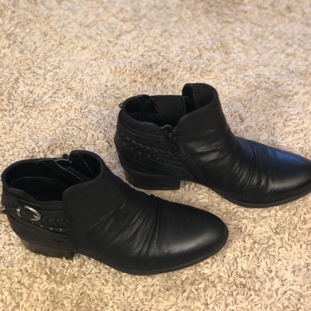 Size 6 Black Ankle Boot-Black